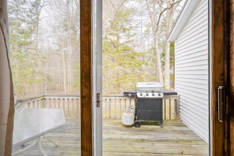 8 Bracketts Lane Bristol ME 04539