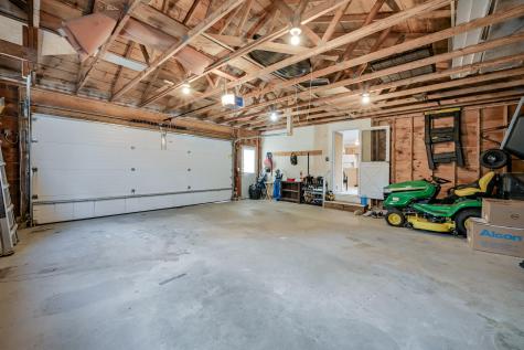 8 Bracketts Lane Bristol ME 04539