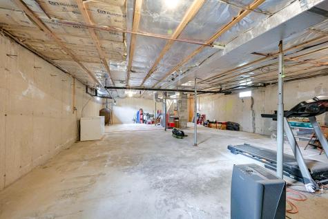 8 Bracketts Lane Bristol ME 04539