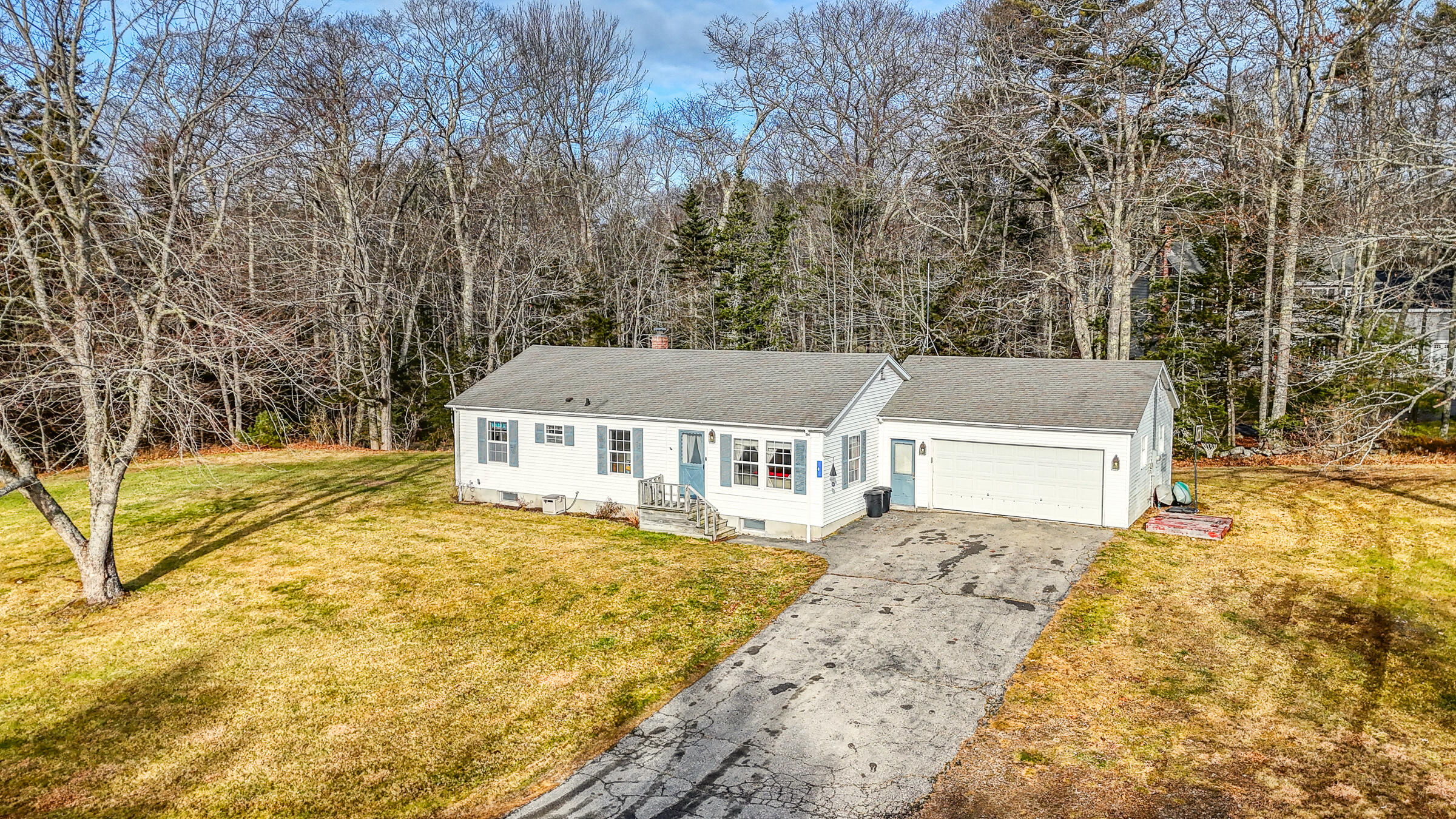 8 Bracketts Lane Bristol ME 04539