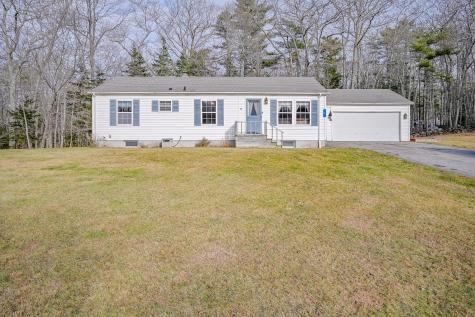 8 Bracketts Lane Bristol ME 04539