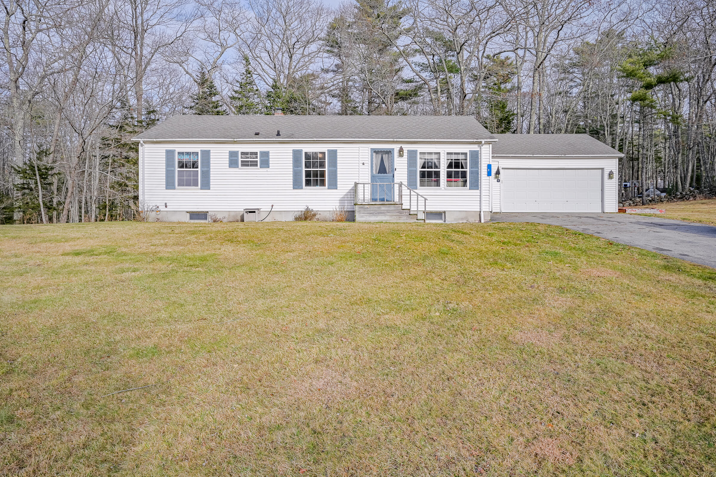 8 Bracketts Lane Bristol ME 04539