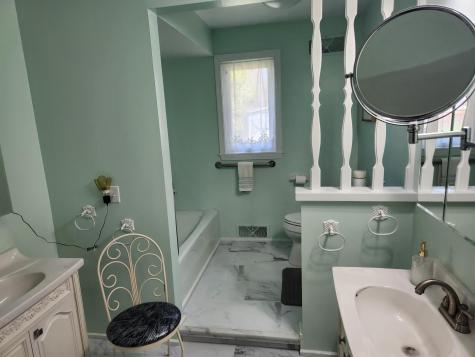15 Scribner Circle Lewiston ME 04240