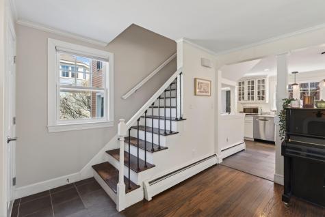 23 Neal Street Portland ME 04102