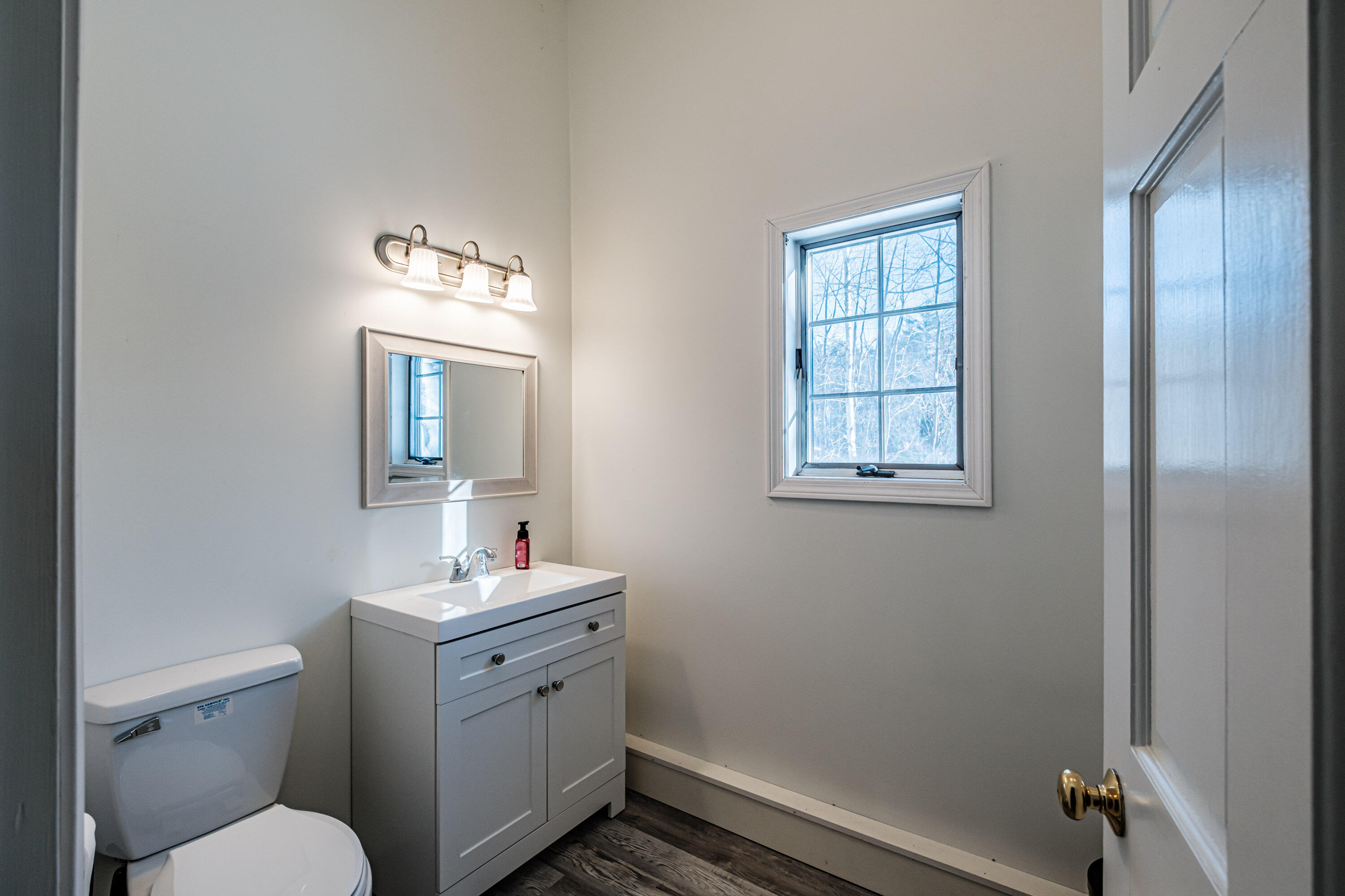 481 River Road Topsham ME 04086