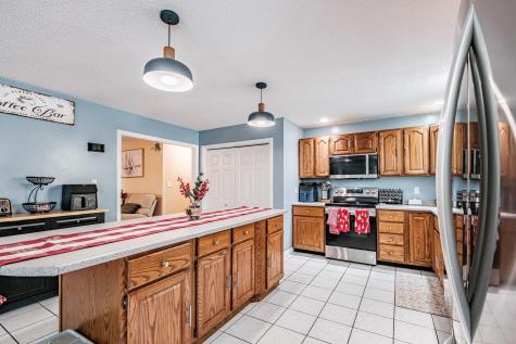 481 River Road Topsham ME 04086