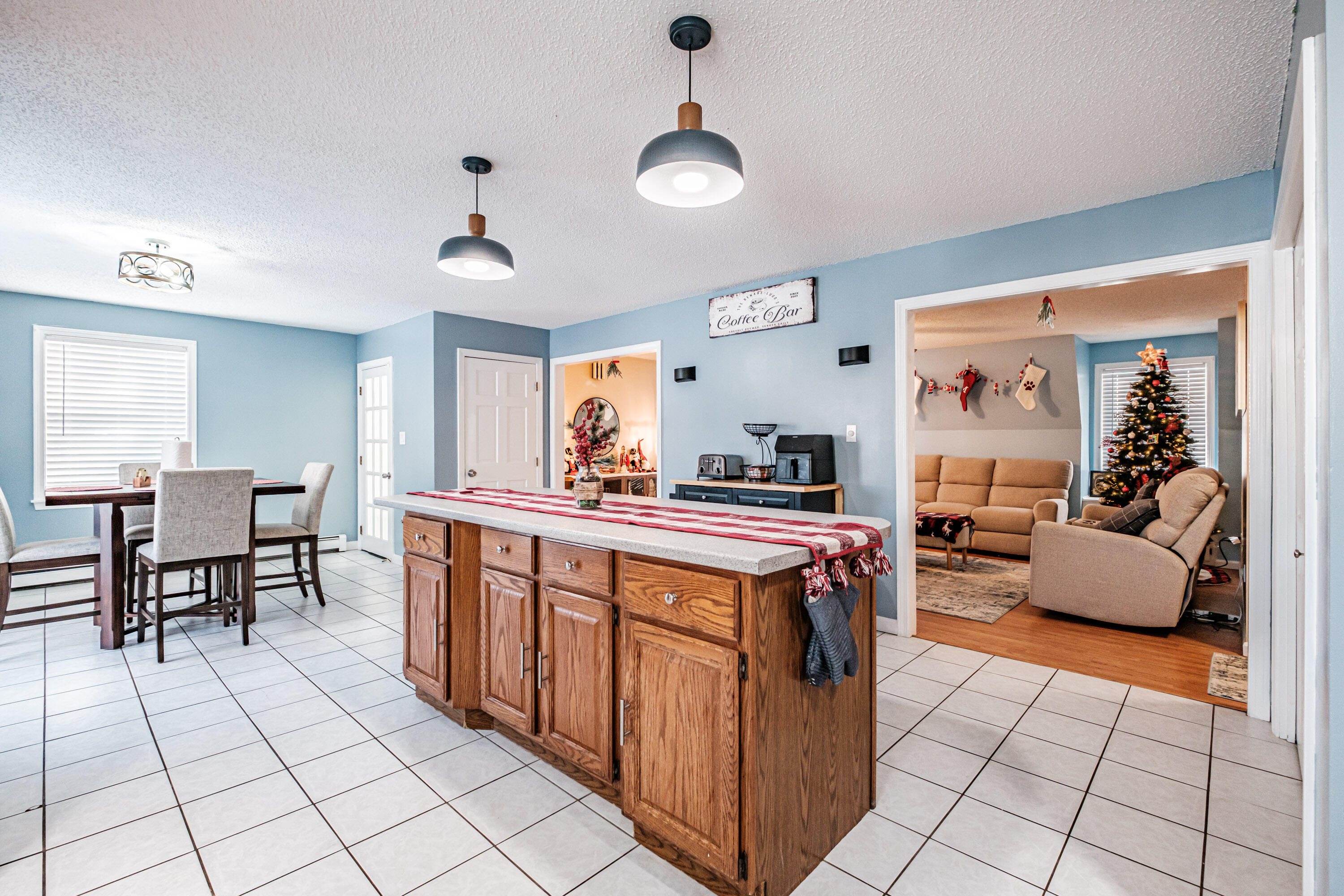 481 River Road Topsham ME 04086