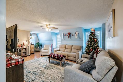 481 River Road Topsham ME 04086