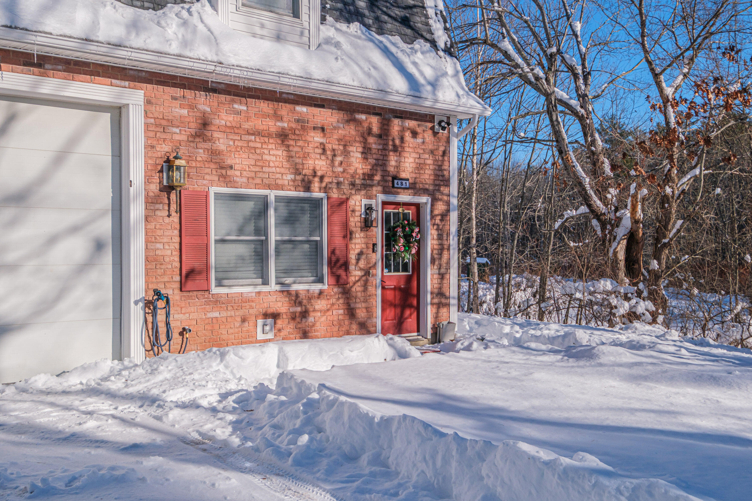 481 River Road Topsham ME 04086