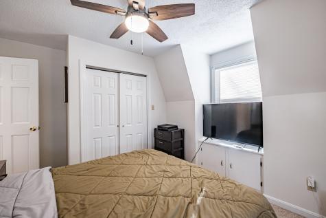 481 River Road Topsham ME 04086