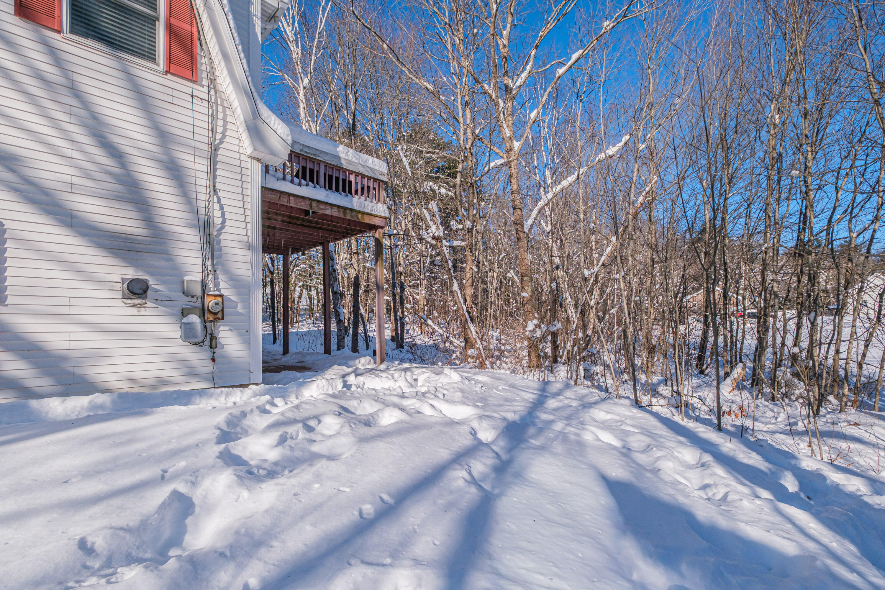 481 River Road Topsham ME 04086