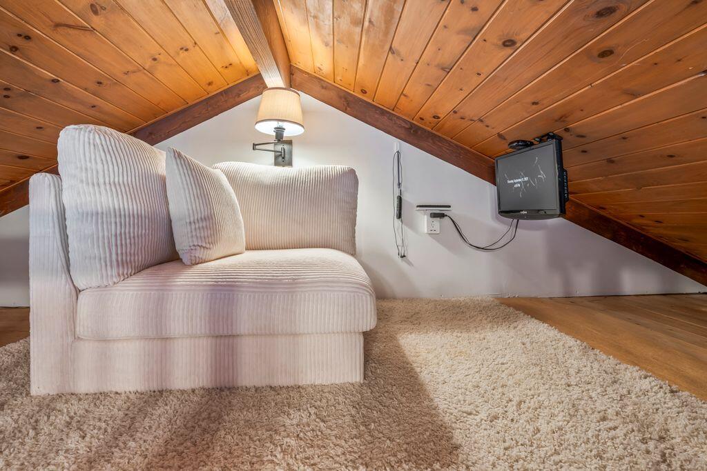 2 Flynn Road Raymond ME 04071