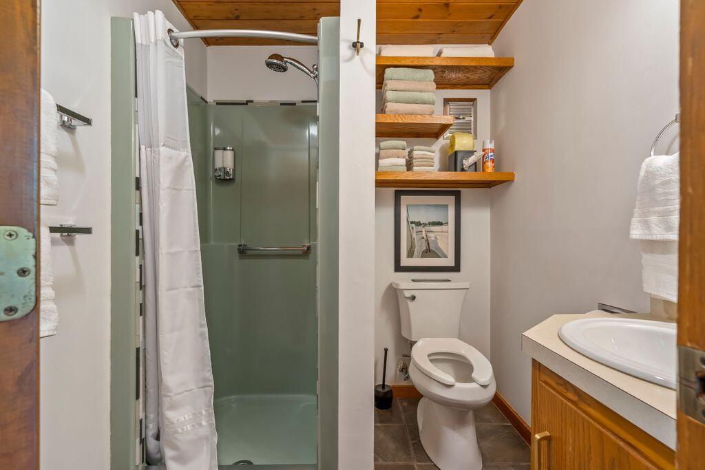 2 Flynn Road Raymond ME 04071