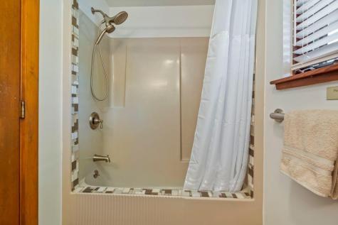 2 Flynn Road Raymond ME 04071