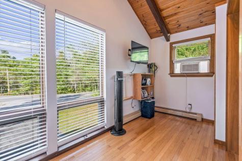 2 Flynn Road Raymond ME 04071