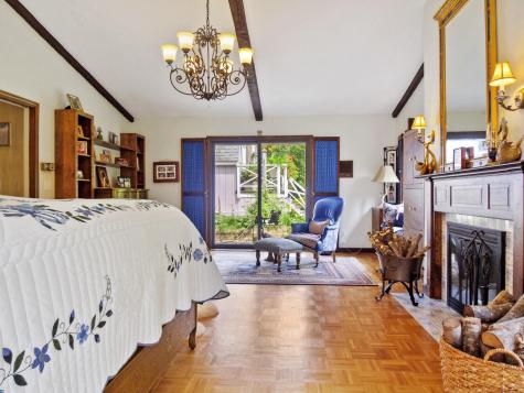 16 Davis Point Road Wayne ME 04284