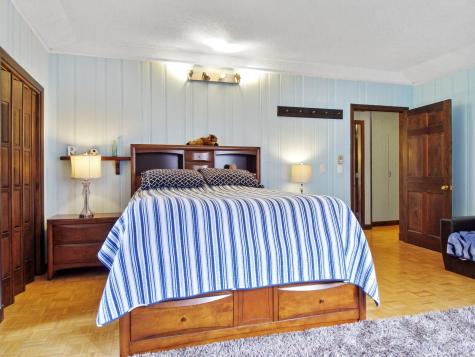 16 Davis Point Road Wayne ME 04284