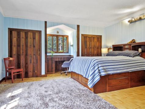 16 Davis Point Road Wayne ME 04284