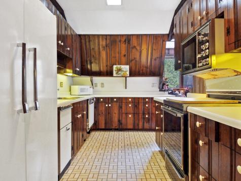 16 Davis Point Road Wayne ME 04284