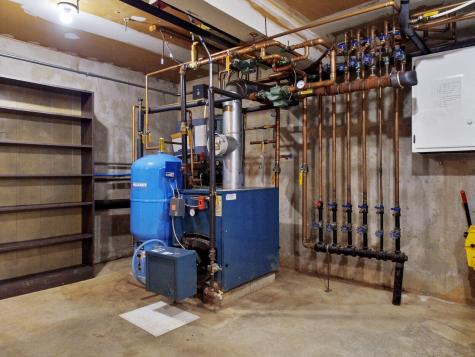 16 Davis Point Road Wayne ME 04284