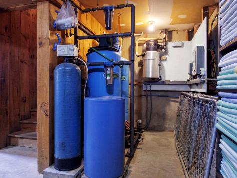 16 Davis Point Road Wayne ME 04284