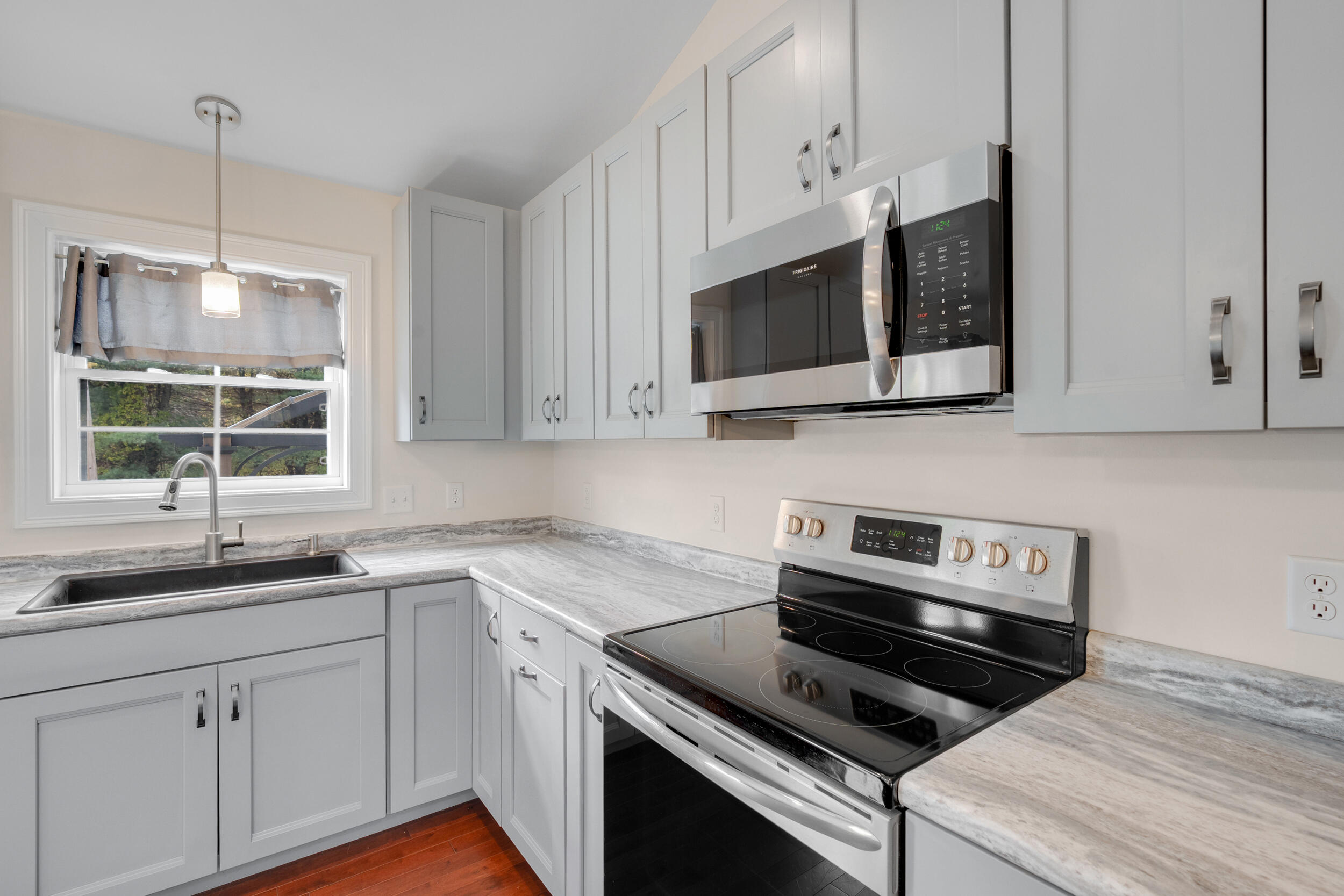 939 River Road Buxton ME 04093