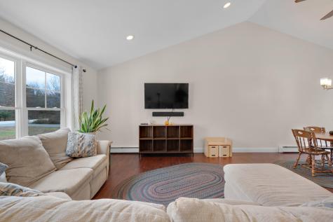 939 River Road Buxton ME 04093