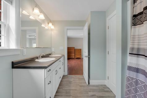 939 River Road Buxton ME 04093