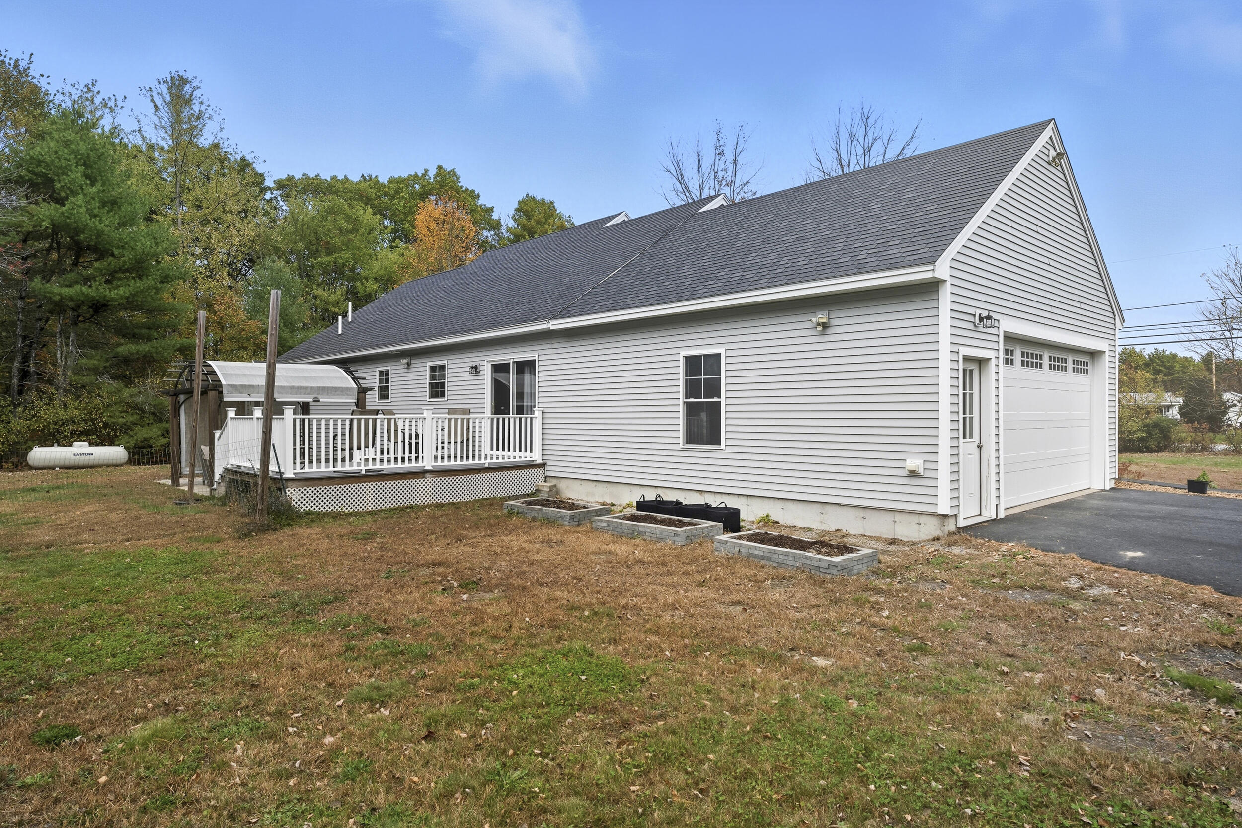 939 River Road Buxton ME 04093