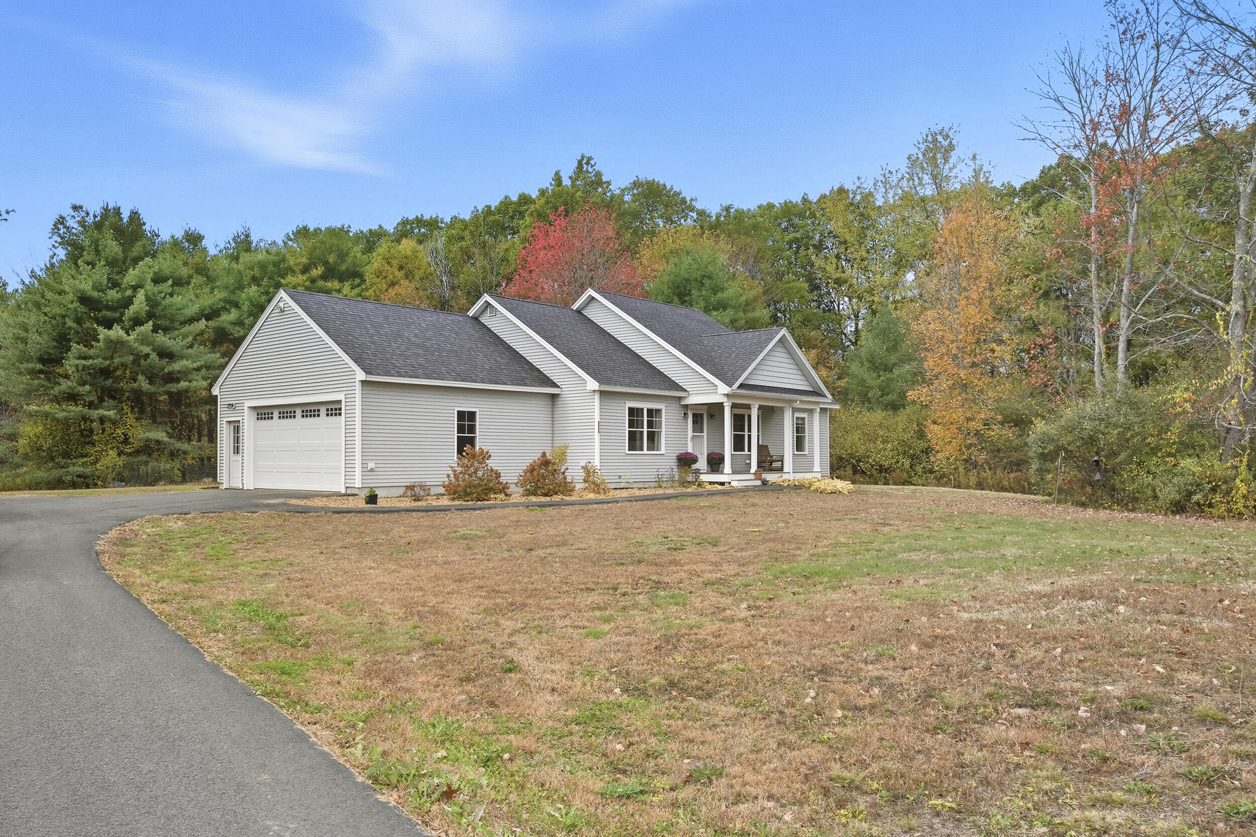 939 River Road Buxton ME 04093