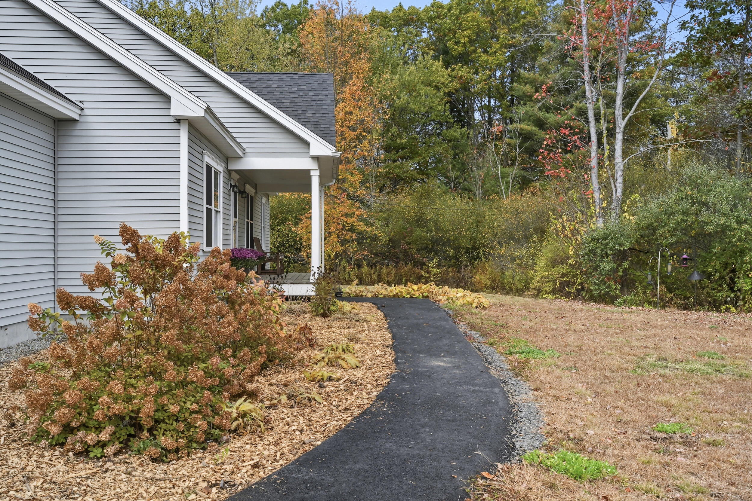 939 River Road Buxton ME 04093