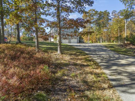 3 Bhoireann Lane York ME 03909