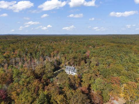 3 Bhoireann Lane York ME 03909