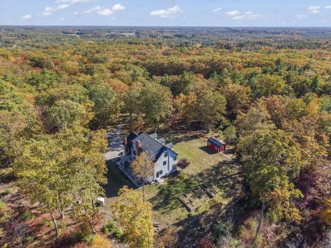 3 Bhoireann Lane York ME 03909