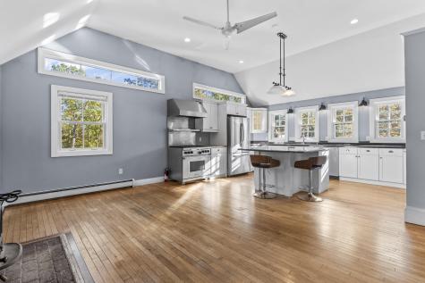 3 Bhoireann Lane York ME 03909