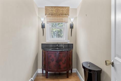 3 Bhoireann Lane York ME 03909