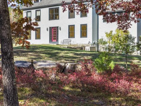 3 Bhoireann Lane York ME 03909