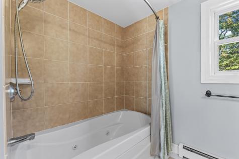 3 Bhoireann Lane York ME 03909