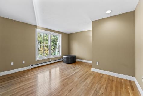 3 Bhoireann Lane York ME 03909