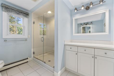 3 Bhoireann Lane York ME 03909