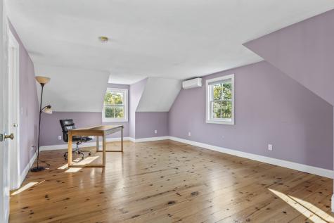 3 Bhoireann Lane York ME 03909