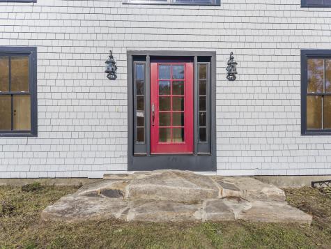 3 Bhoireann Lane York ME 03909