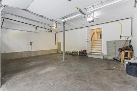 3 Bhoireann Lane York ME 03909