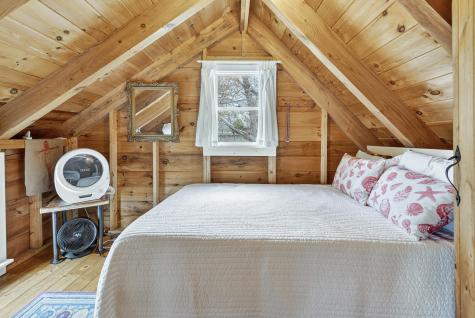 562 Island Avenue Portland ME 04108