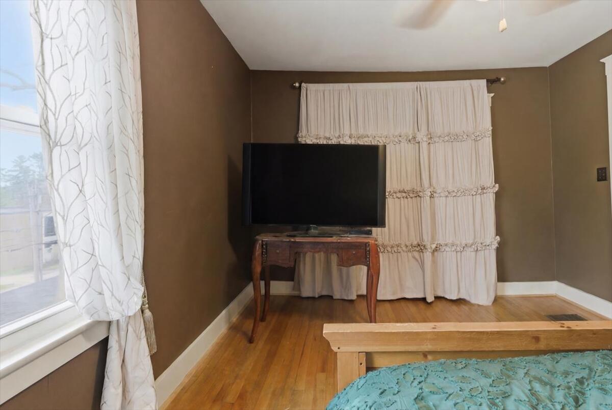 145 Dresden Avenue Gardiner ME 04345
