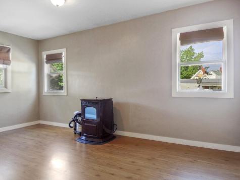 16 Park Street Madison ME 04950