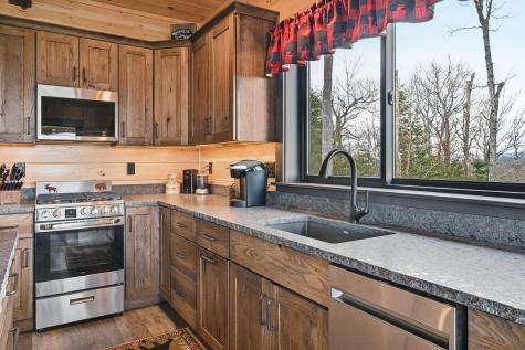 15 Barkies Way Rangeley ME 04970