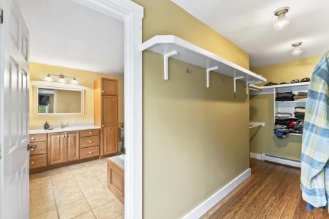 207 N Auburn Road Auburn ME 04210