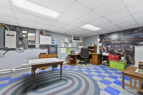 207 N Auburn Road Auburn ME 04210