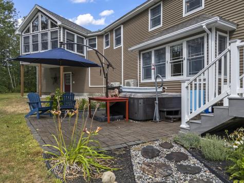 207 N Auburn Road Auburn ME 04210